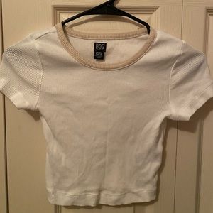 Brand New BDG White Cropped Short Sleeve w-cream neckline